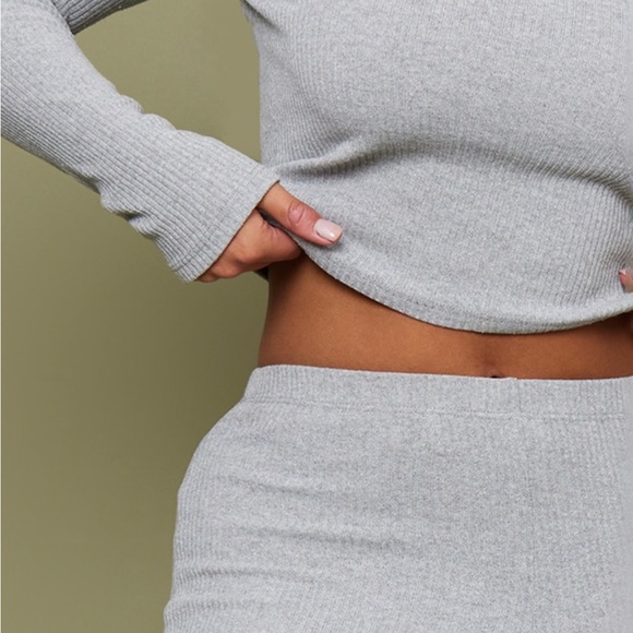 Pretty Little Thing ribbed top/leggings set, gray size 8 - Picture 12 of 12